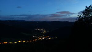 Dieses Bild zeigt eine Webcam-Aufnahme vom Achertal, aufgenommen am Donnerstag, den 14.05.2026 um 22:00 Uhr. Die Temperatur betrug 4.5°C.