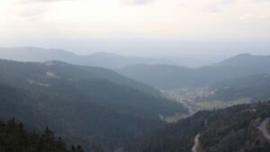 Dieses Bild zeigt eine Webcam-Aufnahme vom Achertal, aufgenommen am Dienstag, den 10.03.2026 um 17:00 Uhr. Die Temperatur betrug 7.7°C.