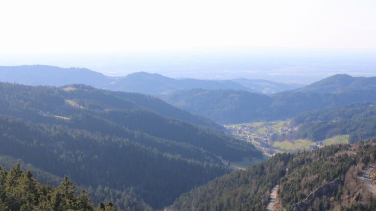 Dieses Bild zeigt eine Webcam-Aufnahme vom Achertal, aufgenommen am Freitag, den 27.02.2026 um 15:50 Uhr. Die Temperatur betrug 15.2°C.