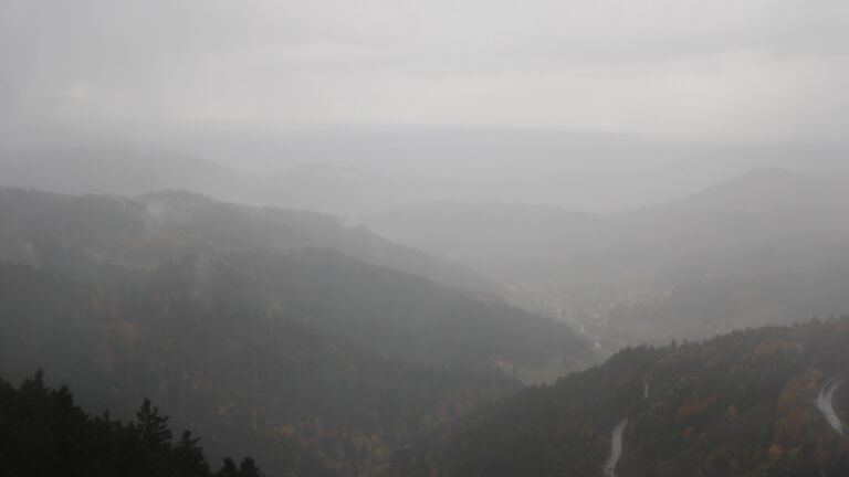 Dieses Bild zeigt eine Webcam-Aufnahme vom Achertal, aufgenommen am Donnerstag, den 23.10.2025 um 11:30 Uhr. Die Temperatur betrug 6.2°C.