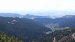 Dieses Bild zeigt eine Webcam-Aufnahme vom Achertal, aufgenommen am Sonntag, den 01.03.2026 um 14:10 Uhr. Die Temperatur betrug 6.1°C.