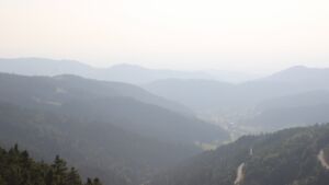 Dieses Bild zeigt eine Webcam-Aufnahme vom Achertal, aufgenommen am Freitag, den 13.06.2025 um 19:10 Uhr. Die Temperatur betrug 25.7°C.