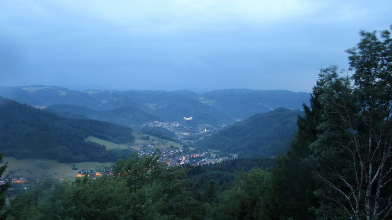 Dieses Bild zeigt eine Webcam-Aufnahme vom Achertal, aufgenommen am Freitag, den 31.07.2026 um 21:20 Uhr. Die Temperatur betrug 18.1°C.