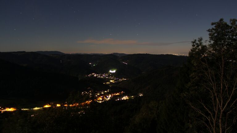 Dieses Bild zeigt eine Webcam-Aufnahme vom Achertal, aufgenommen am Freitag, den 25.09.2026 um 20:40 Uhr. Die Temperatur betrug 17.4°C.