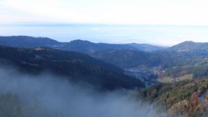 Dieses Bild zeigt eine Webcam-Aufnahme vom Achertal, aufgenommen am Donnerstag, den 11.12.2025 um 10:50 Uhr. Die Temperatur betrug 5.4°C.