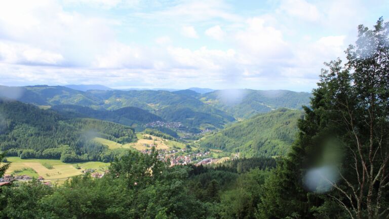 Dieses Bild zeigt eine Webcam-Aufnahme vom Achertal, aufgenommen am Mittwoch, den 03.06.2026 um 10:40 Uhr. Die Temperatur betrug 10.2°C.