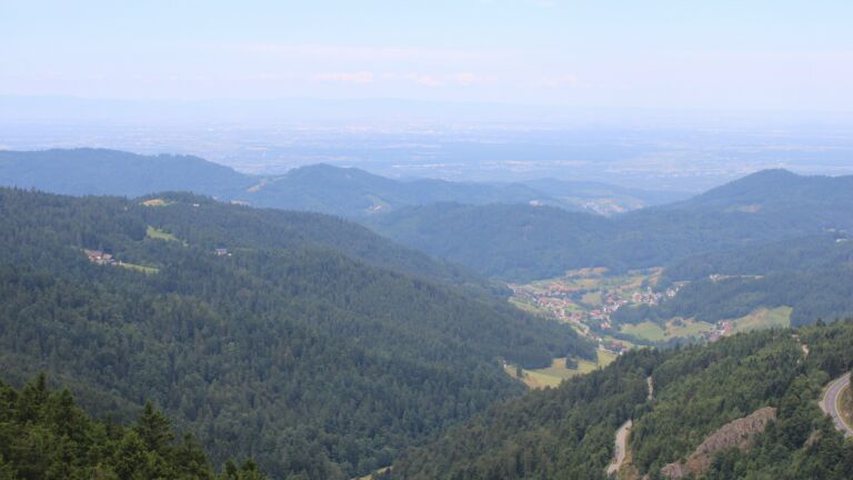 Dieses Bild zeigt eine Webcam-Aufnahme vom Achertal, aufgenommen am Freitag, den 18.07.2025 um 11:40 Uhr. Die Temperatur betrug 17.4°C.