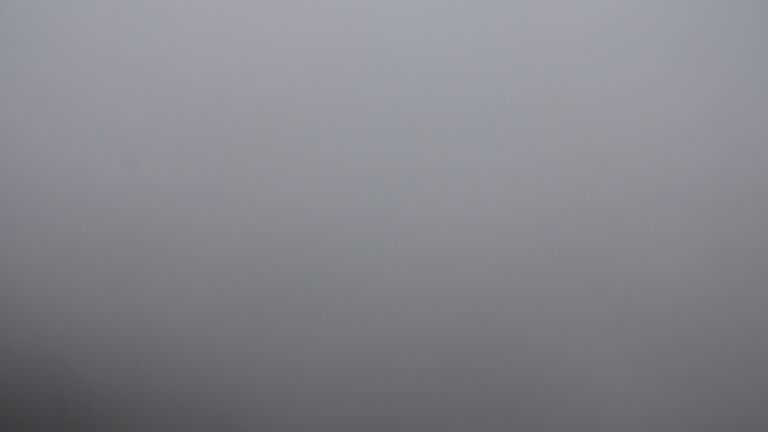 Dieses Bild zeigt eine Webcam-Aufnahme vom Achertal, aufgenommen am Sonntag, den 30.11.2025 um 12:00 Uhr. Die Temperatur betrug 2.6°C.