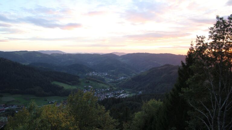 Dieses Bild zeigt eine Webcam-Aufnahme vom Achertal, aufgenommen am Donnerstag, den 22.10.2026 um 18:20 Uhr. Die Temperatur betrug 8.1°C.