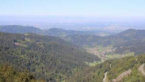 Dieses Bild zeigt eine Webcam-Aufnahme vom Achertal, aufgenommen am Donnerstag, den 30.04.2026 um 10:00 Uhr. Die Temperatur betrug 5.9°C.