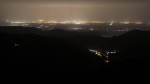 Dieses Bild zeigt eine Webcam-Aufnahme vom Achertal, aufgenommen am Samstag, den 15.11.2025 um 02:00 Uhr. Die Temperatur betrug 12.9°C.