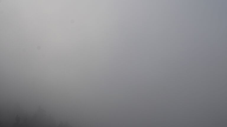 Dieses Bild zeigt eine Webcam-Aufnahme vom Achertal, aufgenommen am Dienstag, den 18.11.2025 um 15:20 Uhr. Die Temperatur betrug 0.6°C.