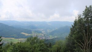 Dieses Bild zeigt eine Webcam-Aufnahme vom Achertal, aufgenommen am Mittwoch, den 01.07.2026 um 11:40 Uhr. Die Temperatur betrug 18.4°C.