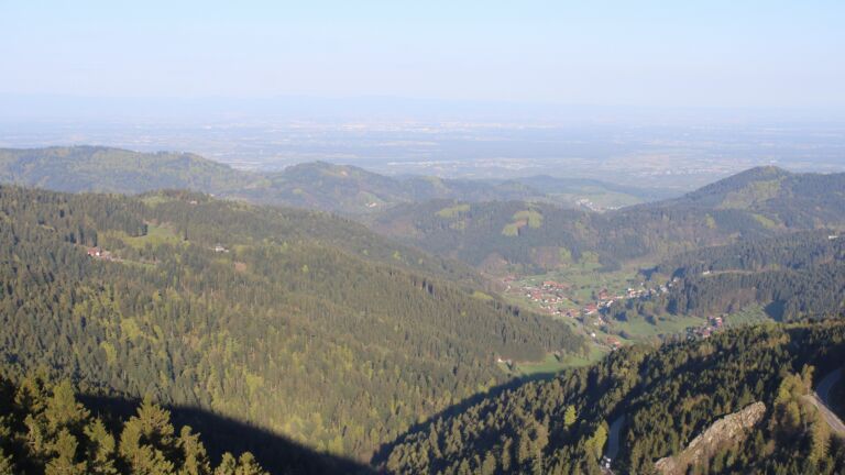 Dieses Bild zeigt eine Webcam-Aufnahme vom Achertal, aufgenommen am Dienstag, den 21.04.2026 um 08:00 Uhr. Die Temperatur betrug 3.8°C.