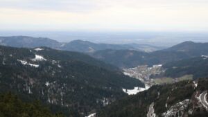 Dieses Bild zeigt eine Webcam-Aufnahme vom Achertal, aufgenommen am Mittwoch, den 14.01.2026 um 10:30 Uhr. Die Temperatur betrug 4.9°C.