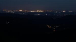 Dieses Bild zeigt eine Webcam-Aufnahme vom Achertal, aufgenommen am Samstag, den 05.07.2025 um 04:20 Uhr. Die Temperatur betrug 16.9°C.