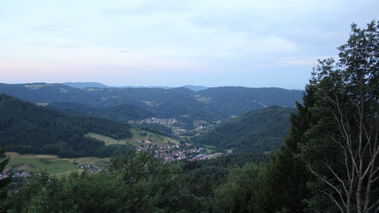 Dieses Bild zeigt eine Webcam-Aufnahme vom Achertal, aufgenommen am Dienstag, den 07.07.2026 um 05:40 Uhr. Die Temperatur betrug 20.3°C.