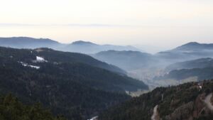 Dieses Bild zeigt eine Webcam-Aufnahme vom Achertal, aufgenommen am Samstag, den 17.01.2026 um 15:40 Uhr. Die Temperatur betrug 6.6°C.