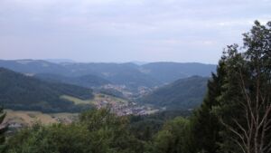 Dieses Bild zeigt eine Webcam-Aufnahme vom Achertal, aufgenommen am Montag, den 03.08.2026 um 06:20 Uhr. Die Temperatur betrug 25.4°C.