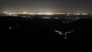 Dieses Bild zeigt eine Webcam-Aufnahme vom Achertal, aufgenommen am Freitag, den 16.01.2026 um 03:00 Uhr. Die Temperatur betrug 5.3°C.