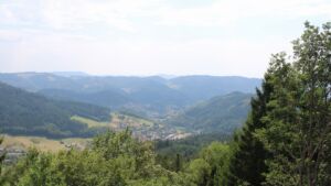 Dieses Bild zeigt eine Webcam-Aufnahme vom Achertal, aufgenommen am Montag, den 03.08.2026 um 15:30 Uhr. Die Temperatur betrug 35.4°C.