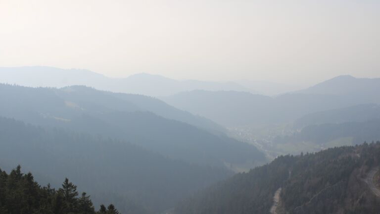 Dieses Bild zeigt eine Webcam-Aufnahme vom Achertal, aufgenommen am Sonntag, den 08.03.2026 um 16:10 Uhr. Die Temperatur betrug 11.2°C.