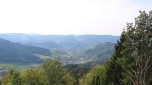 Dieses Bild zeigt eine Webcam-Aufnahme vom Achertal, aufgenommen am Mittwoch, den 07.10.2026 um 13:00 Uhr. Die Temperatur betrug 21.5°C.