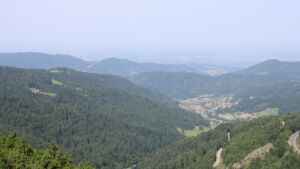 Dieses Bild zeigt eine Webcam-Aufnahme vom Achertal, aufgenommen am Samstag, den 14.06.2025 um 10:50 Uhr. Die Temperatur betrug 25°C.