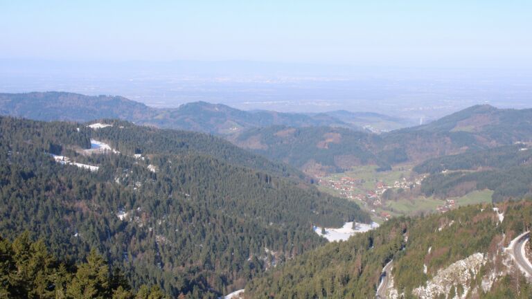 Dieses Bild zeigt eine Webcam-Aufnahme vom Achertal, aufgenommen am Donnerstag, den 02.04.2026 um 09:30 Uhr. Die Temperatur betrug 2.1°C.