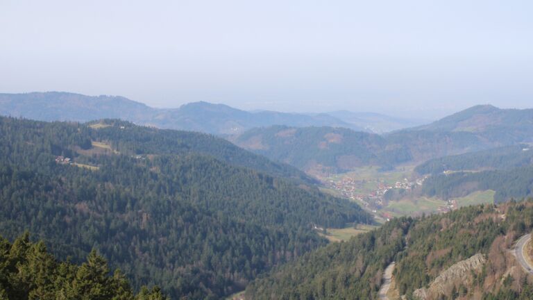 Dieses Bild zeigt eine Webcam-Aufnahme vom Achertal, aufgenommen am Samstag, den 07.03.2026 um 10:40 Uhr. Die Temperatur betrug 12.7°C.