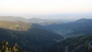 Dieses Bild zeigt eine Webcam-Aufnahme vom Achertal, aufgenommen am Sonntag, den 26.04.2026 um 07:00 Uhr. Die Temperatur betrug 7.9°C.