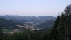 Dieses Bild zeigt eine Webcam-Aufnahme vom Achertal, aufgenommen am Donnerstag, den 25.06.2026 um 04:50 Uhr. Die Temperatur betrug 25.6°C.