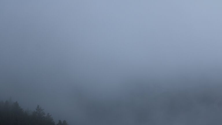Dieses Bild zeigt eine Webcam-Aufnahme vom Achertal, aufgenommen am Sonntag, den 08.06.2025 um 05:30 Uhr. Die Temperatur betrug 9°C.