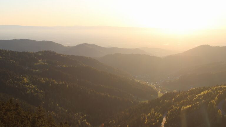 Dieses Bild zeigt eine Webcam-Aufnahme vom Achertal, aufgenommen am Donnerstag, den 23.04.2026 um 20:00 Uhr. Die Temperatur betrug 11.5°C.