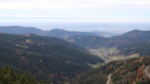 Dieses Bild zeigt eine Webcam-Aufnahme vom Achertal, aufgenommen am Freitag, den 31.10.2025 um 15:20 Uhr. Die Temperatur betrug 11°C.