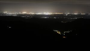 Dieses Bild zeigt eine Webcam-Aufnahme vom Achertal, aufgenommen am Mittwoch, den 17.09.2025 um 01:30 Uhr. Die Temperatur betrug 8.2°C.