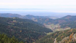 Dieses Bild zeigt eine Webcam-Aufnahme vom Achertal, aufgenommen am Freitag, den 31.10.2025 um 10:40 Uhr. Die Temperatur betrug 10.2°C.