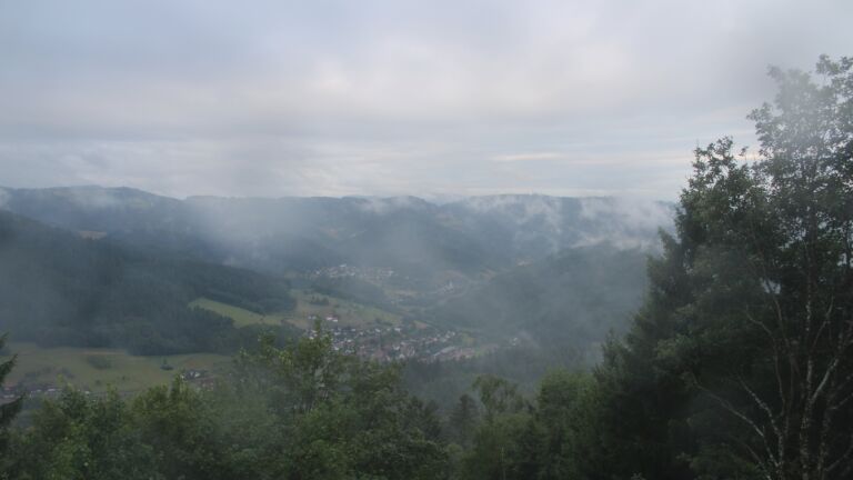Dieses Bild zeigt eine Webcam-Aufnahme vom Achertal, aufgenommen am Montag, den 27.07.2026 um 06:50 Uhr. Die Temperatur betrug 13.4°C.