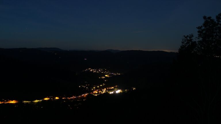 Dieses Bild zeigt eine Webcam-Aufnahme vom Achertal, aufgenommen am Donnerstag, den 15.10.2026 um 06:50 Uhr. Die Temperatur betrug 11.5°C.