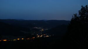 Dieses Bild zeigt eine Webcam-Aufnahme vom Achertal, aufgenommen am Samstag, den 18.07.2026 um 04:40 Uhr. Die Temperatur betrug 16°C.