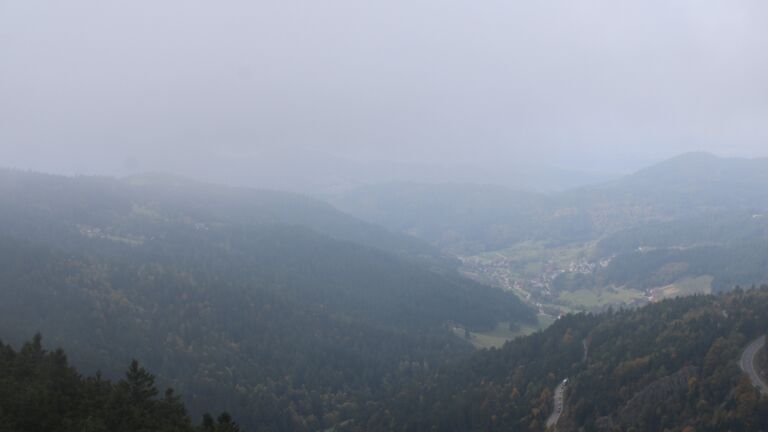 Dieses Bild zeigt eine Webcam-Aufnahme vom Achertal, aufgenommen am Donnerstag, den 09.10.2025 um 13:50 Uhr. Die Temperatur betrug 10.7°C.