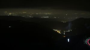 Dieses Bild zeigt eine Webcam-Aufnahme vom Achertal, aufgenommen am Samstag, den 11.04.2026 um 23:00 Uhr. Die Temperatur betrug 8.9°C.