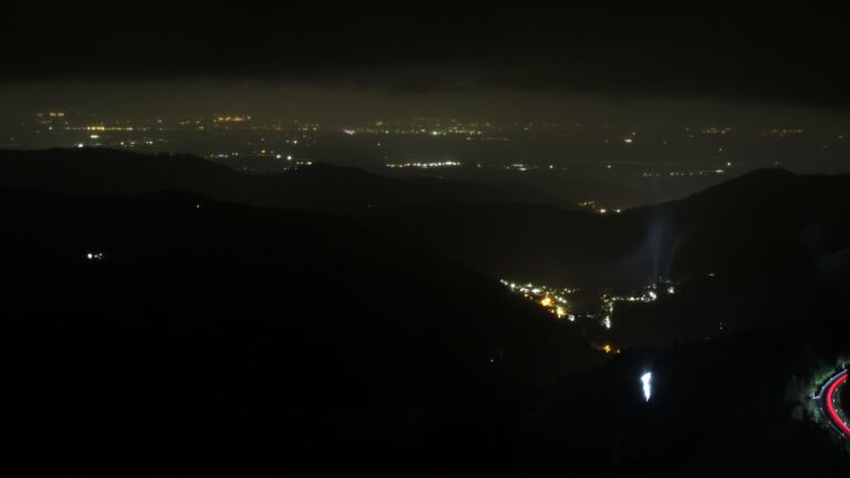 Dieses Bild zeigt eine Webcam-Aufnahme vom Achertal, aufgenommen am Samstag, den 11.04.2026 um 23:00 Uhr. Die Temperatur betrug 8.9°C.