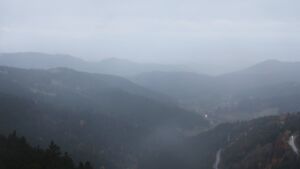 Dieses Bild zeigt eine Webcam-Aufnahme vom Achertal, aufgenommen am Samstag, den 01.11.2025 um 16:50 Uhr. Die Temperatur betrug 10°C.