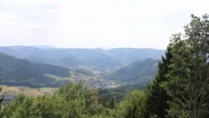 Dieses Bild zeigt eine Webcam-Aufnahme vom Achertal, aufgenommen am Montag, den 03.08.2026 um 15:20 Uhr. Die Temperatur betrug 35°C.