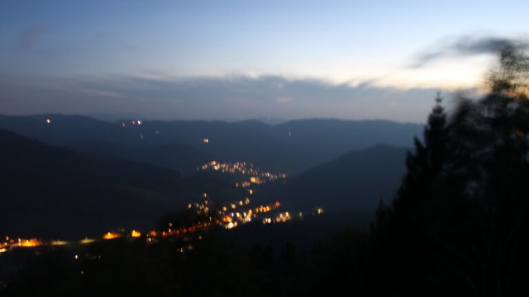 Dieses Bild zeigt eine Webcam-Aufnahme vom Achertal, aufgenommen am Montag, den 19.10.2026 um 19:20 Uhr. Die Temperatur betrug 10.1°C.