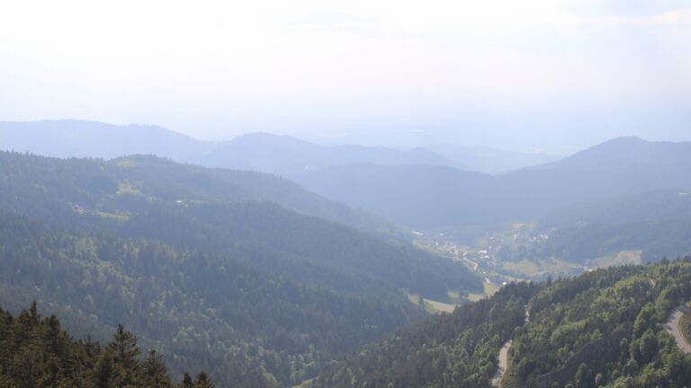 Dieses Bild zeigt eine Webcam-Aufnahme vom Achertal, aufgenommen am Samstag, den 17.05.2025 um 18:00 Uhr. Die Temperatur betrug 11.4°C.