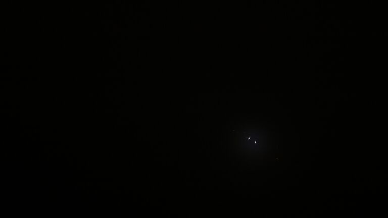 Dieses Bild zeigt eine Webcam-Aufnahme vom Achertal, aufgenommen am Montag, den 22.09.2025 um 04:30 Uhr. Die Temperatur betrug 6.5°C.
