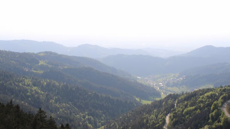 Dieses Bild zeigt eine Webcam-Aufnahme vom Achertal, aufgenommen am Mittwoch, den 07.05.2025 um 18:50 Uhr. Die Temperatur betrug 8.2°C.