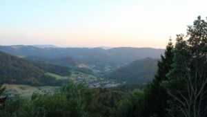 Dieses Bild zeigt eine Webcam-Aufnahme vom Achertal, aufgenommen am Sonntag, den 02.08.2026 um 20:40 Uhr. Die Temperatur betrug 25.7°C.